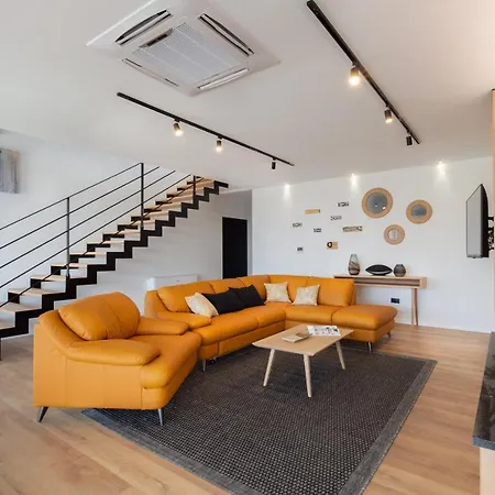 Villa Valpinia For 8 People In Labin - Rabac With 40 M2 Heated Pool, Indoor Jacuzzi & Sauna Martinski