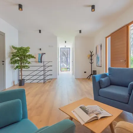 Villa Valpinia For 8 People In Labin - Rabac With 40 M2 Heated Pool, Indoor Jacuzzi & Sauna *