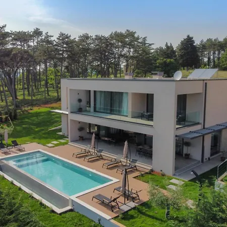 Valpinia Luxury In A Quiet Location With Pool, Sauna, Jacuzzi And Large Garden Vila Martinski