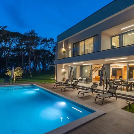 Valpinia For 8 People In Labin - Rabac With 40 M2 Heated Pool, Indoor Jacuzzi&sauna * Martinski