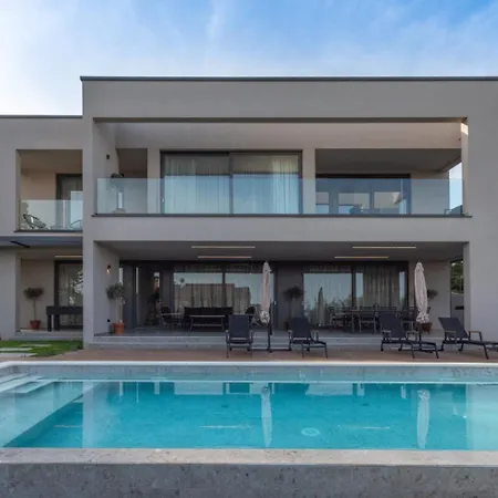 Valpinia For 8 People In Labin - Rabac With 40 M2 Heated Pool, Indoor Jacuzzi&sauna Villa