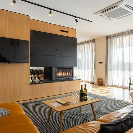 Valpinia Luxury In A Quiet Location With Pool, Sauna, Jacuzzi And Large Garden * Martinski