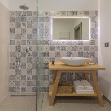 Valpinia Luxury In A Quiet Location With Pool, Sauna, Jacuzzi And Large Garden Martinski