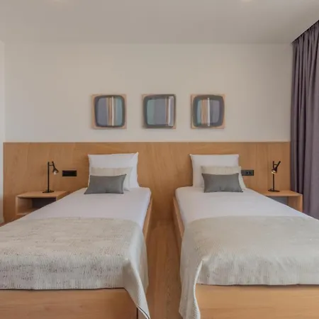Valpinia Luxury In A Quiet Location With Pool, Sauna, Jacuzzi And Large Garden