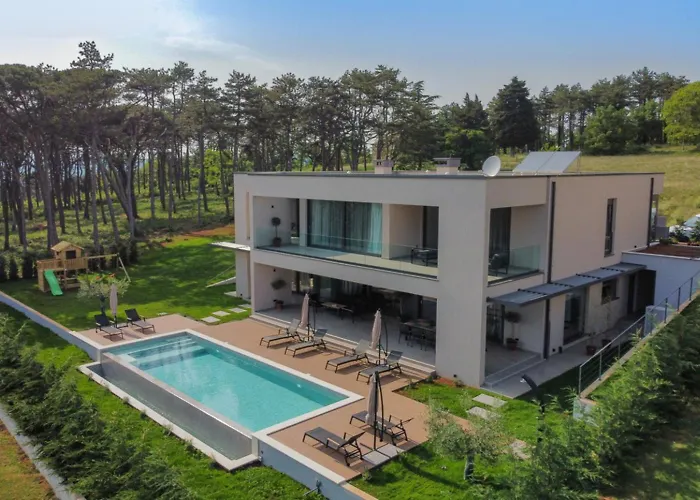 Valpinia For 8 People In Labin - Rabac With 40 M2 Heated Pool, Indoor Jacuzzi & Sauna Villa Martinski