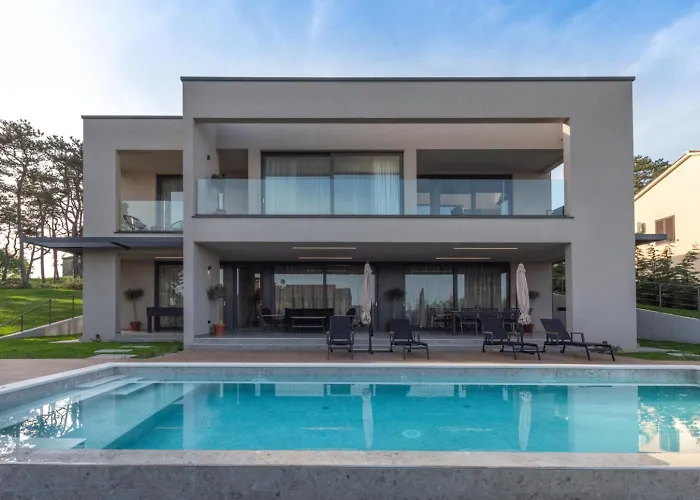 Valpinia For 8 People In Labin - Rabac With 40 M2 Heated Pool, Indoor Jacuzzi & Sauna Villa